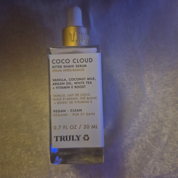 TRULY Coco Glow Body Serum Set - Picture 3 of 5